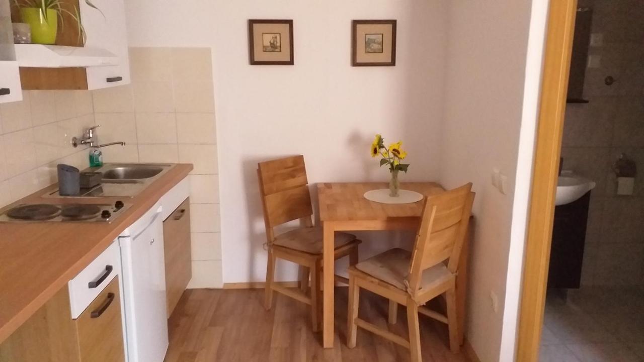 Relax Crni Kal 3 Apartment Luaran gambar